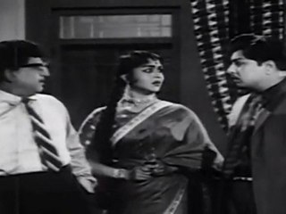 Dharmam Thalai Kakkum - Doctor opposes Heroine's Father