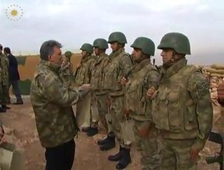 Cumhurbaşkanı Gül, Komutanlarla Güneydoğu’da Askerî Birlikleri Ziyaret Etti