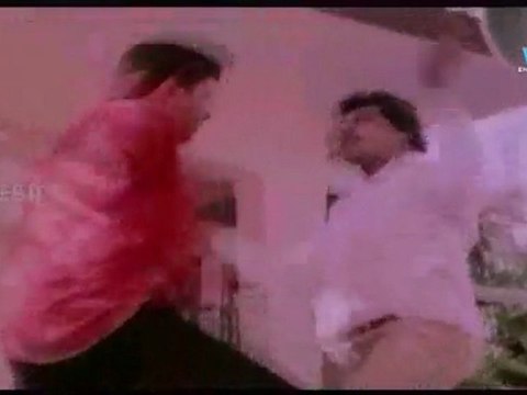 Avalum Appadithan - Hero Fights With A Man