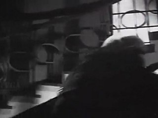 Dharmam Thalai Kakkum - Thief Entering A Home