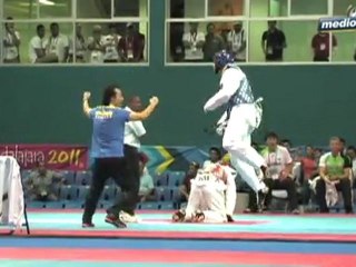 Medio tiempo.com -  Adriano se quedó con bronce en Taekwondo al caer ante Vázquez en la Semifinal, 17 de Octubre del 2011