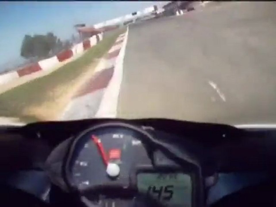 MCN Roadtest: Onboard Aprilia RSV 1000R Factory at Albacete