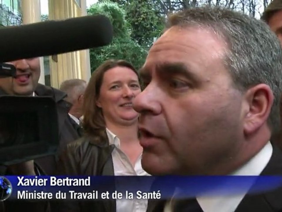 L'UMP pilonne le projet PS pour 2012