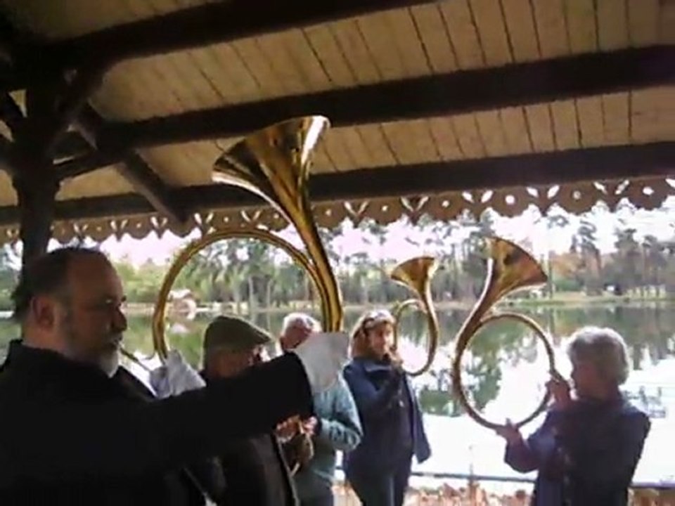 LES TROMPO-FOLIES DU BOIS DE BOULOGNE : "Glou Glou Glou"