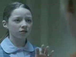 Pubs sur femme en prison