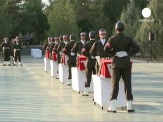 La Turquie se lance à la poursuite des rebelles kurdes...