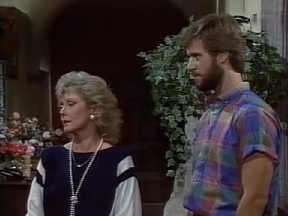 Santa.Barbara.244VHSrip.FR.Xvid.by.MRTeam