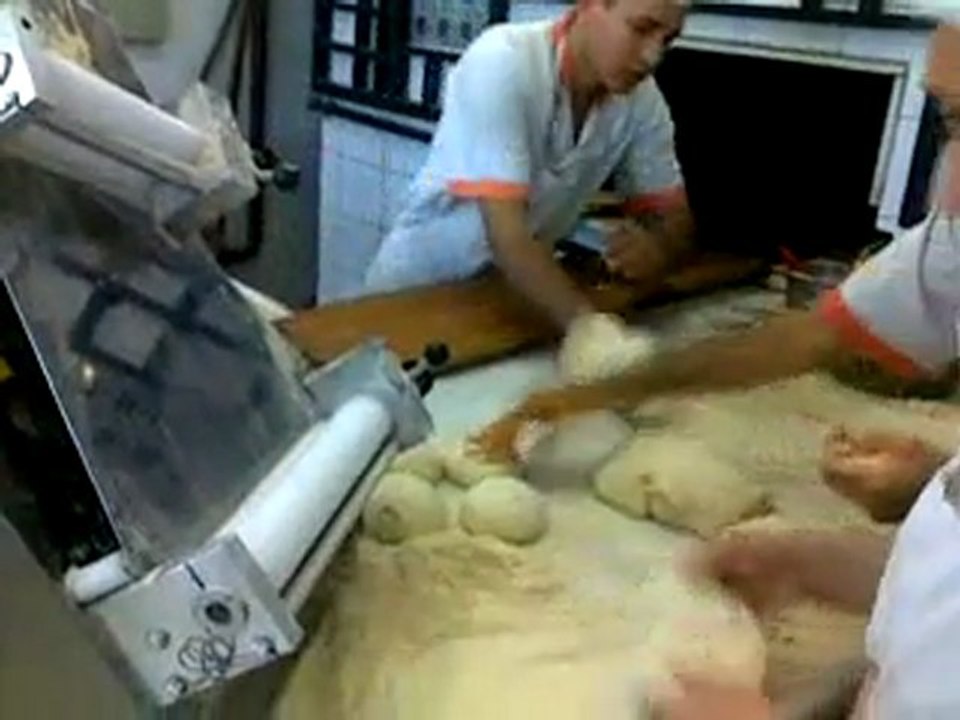 lahmacun acma makinası
