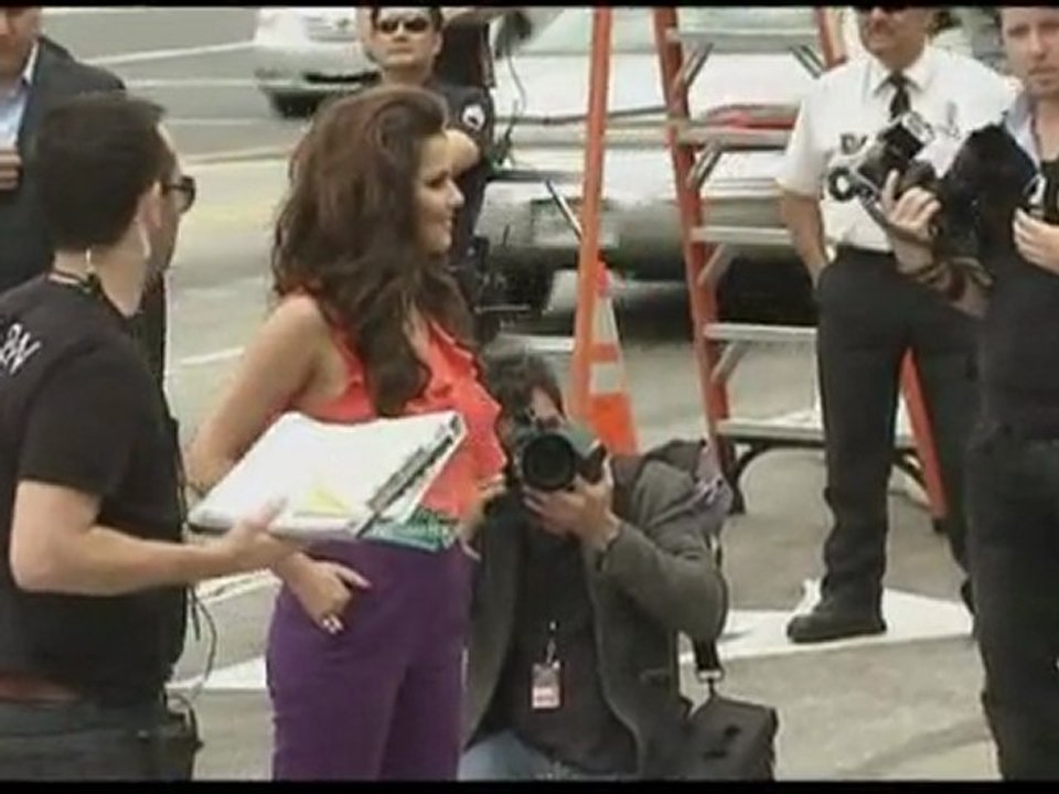 MUSIC NEWS: Britney Spears reveals Criminal vid