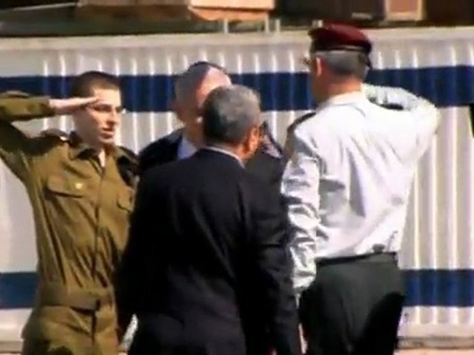 Released Israeli soldier arrives in Israel