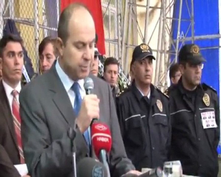 Bitlis'te şehit polisler uğurlandı