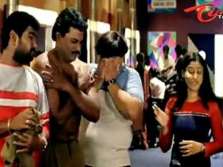 Sunil Becomes Fool Before Lady Police