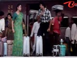 Funny Fight Between Rajasekhar - Soundarya In Railway Station