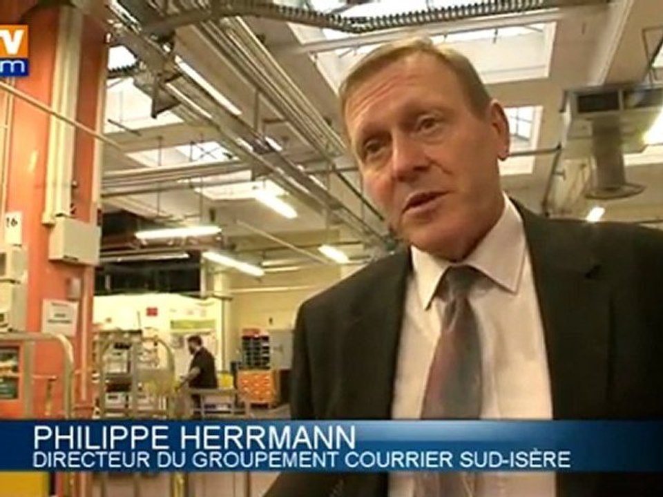 Des postiers "indignés" campent à Grenoble