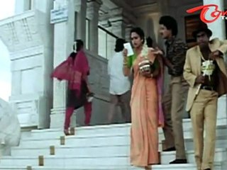 Brahmanandam Irritates Rajasekhar At Temple