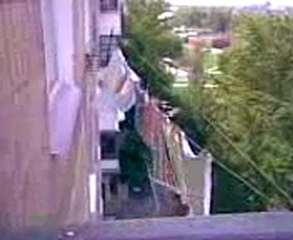 Сохнет МОЕ белье  на 9-м этаже.)))