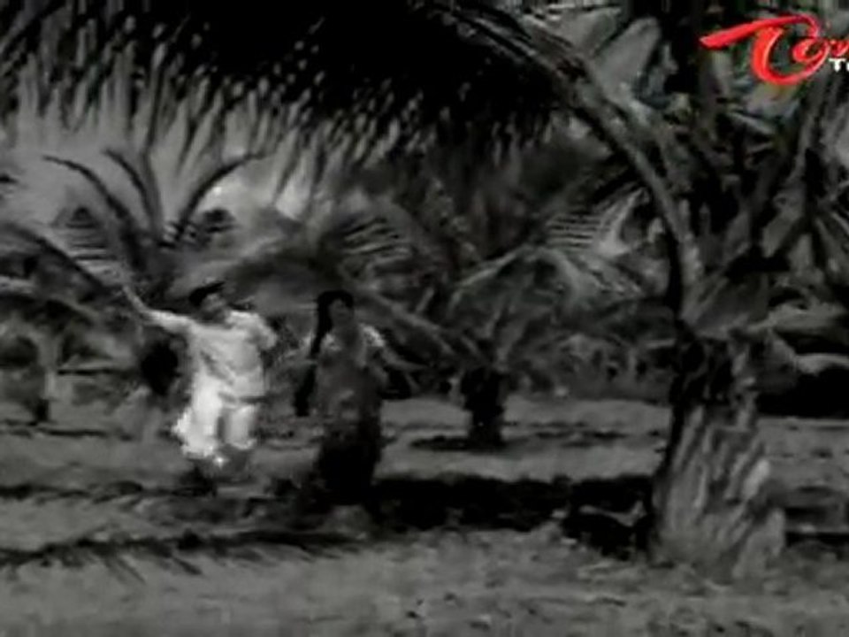 Telugu Old Hits | Sisindri Chittibabu Movie | Vastha Vellostha Song | Sobhan Babu | Saradha