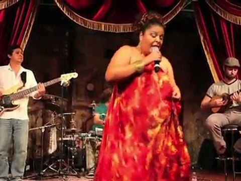 Fabiana Cozza au Jamel Comedy Club le 04 avril 2011