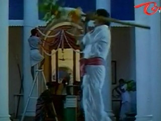 Manohara Describes Rajinikanth Style With Soundarya