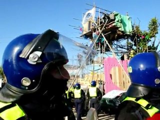 Eviction begins at Britain's biggest traveller site