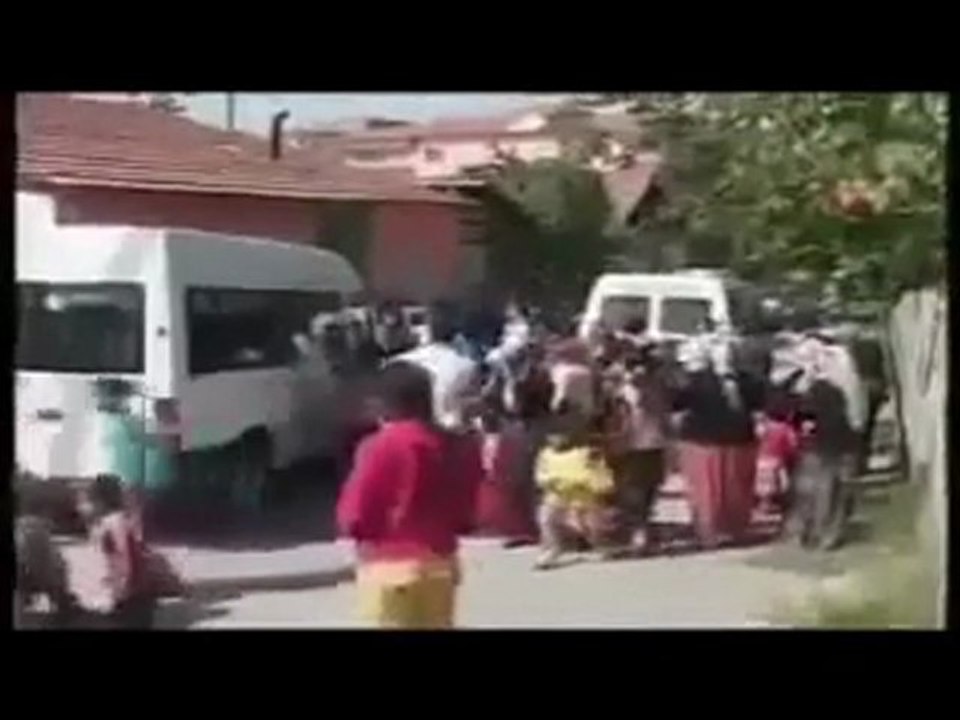 Yunus Emre Kulak - Silin Göz Yaşını Anlar