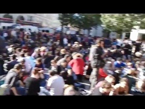 Как массовые акции протеста влияют на стабильность в мире?