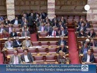 Grèce : la colère de la rue avant l'adoption d'un...