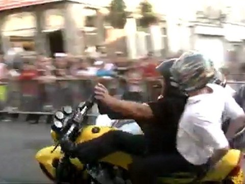 Show Moto au Cateau. Spectacle acrobatique Side-Car Basket par Eric Miazga