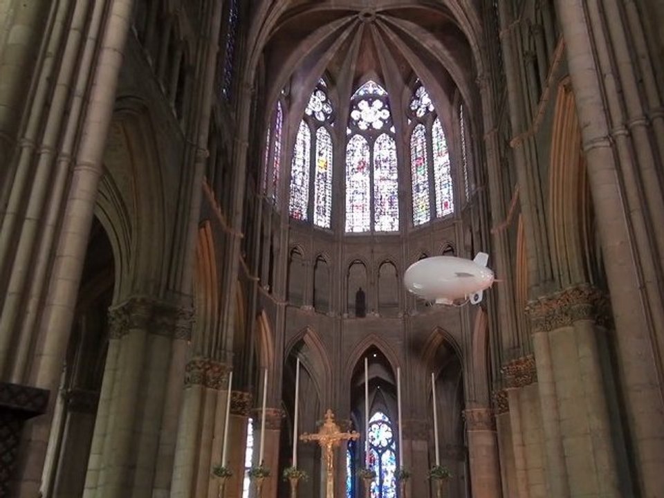 Making of: Cathédrale de Reims- Ballon dirigeable et drone multirotor vidéo