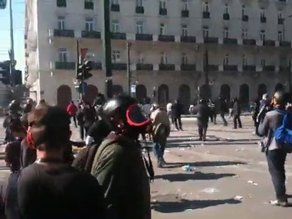 Πετροπόλεμος στο Σύνταγμα 2