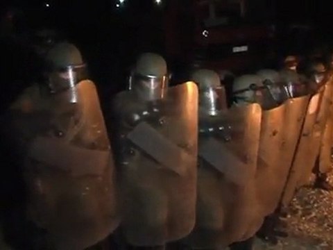 NATO moves on Serb roadblocks in Kosovo