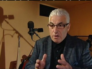 Amy Winehouse's dad: Yes, I'm doing it for the cash