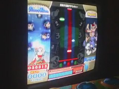 Colossal Con Video Randomness 19 - Hiro K Attempts Pop 'n' Music - 2