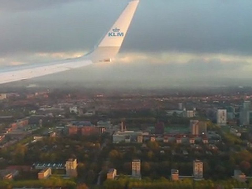 Landing in Schiphol with rainbow || Посадка в Амстердаме с радугой