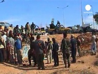 Arap Baharı, üçüncü diktatörü de devirdi