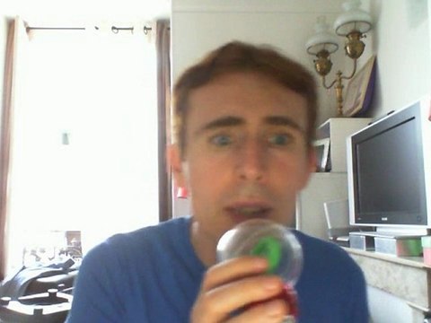 Wiwi égratigne écoute moi camarade