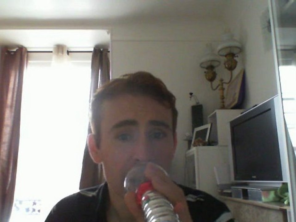 Wiwi égratigne "i wanna love you" d'Akon & Snoop Dogg