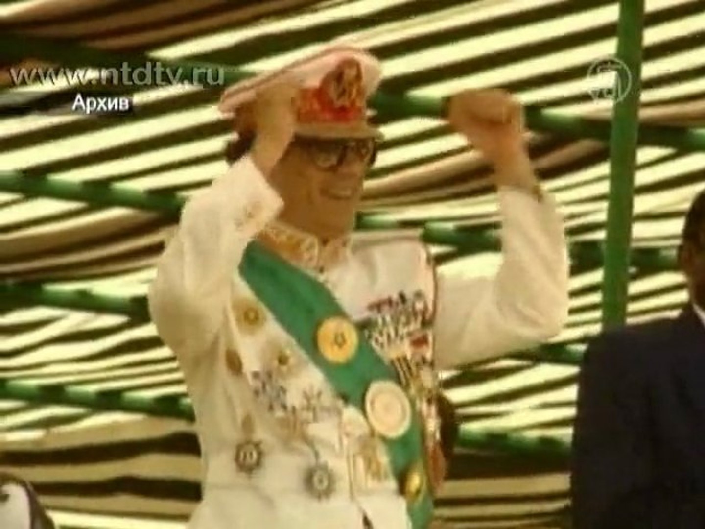 Ливийцы празднуют известие о смерти Каддафи