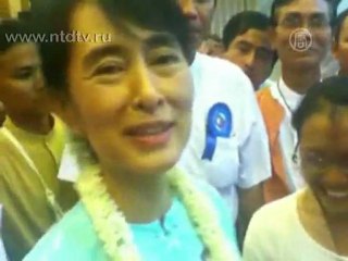 Мьянма и Япония обсуждают развитие демократии