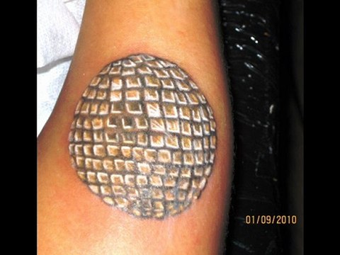 Dövme Salonu Kadıköy Dövmeci Beyaz kedi 2