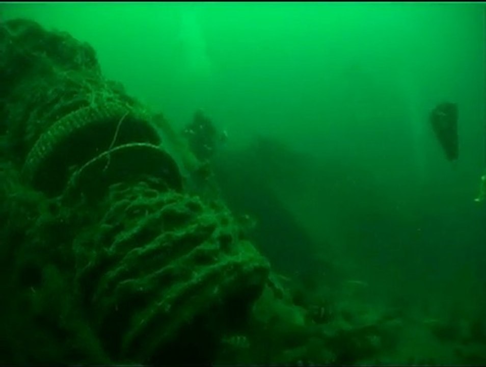 V414 de la proue à la poupe