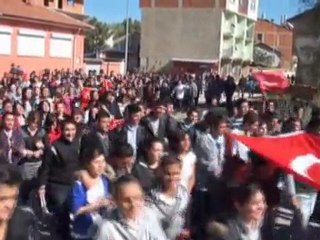 ŞARKİKARAAĞAÇTA ŞEHİTLER İÇİN MİTİNG YAPILDI