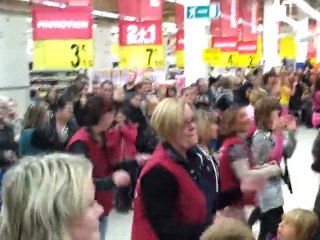 Flashmob de Carrefour Auchy les Mines 22/10/2011