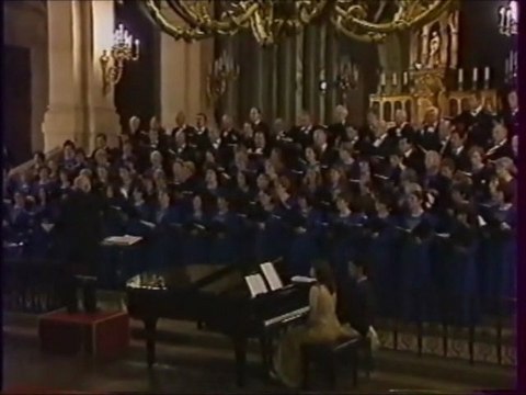Le Choeur mixte arménien de Paris Sipan-Komitas chante Amen Hayi de Komitas sous la direction du Maestro Garbis Aprikian