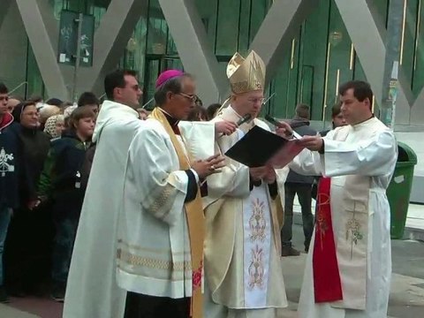 ÎPS Ioan: „Fericite Ioan Paul al II-lea, priveşte la acest loc sfânt, Catedrala «Sf. Iosif»”