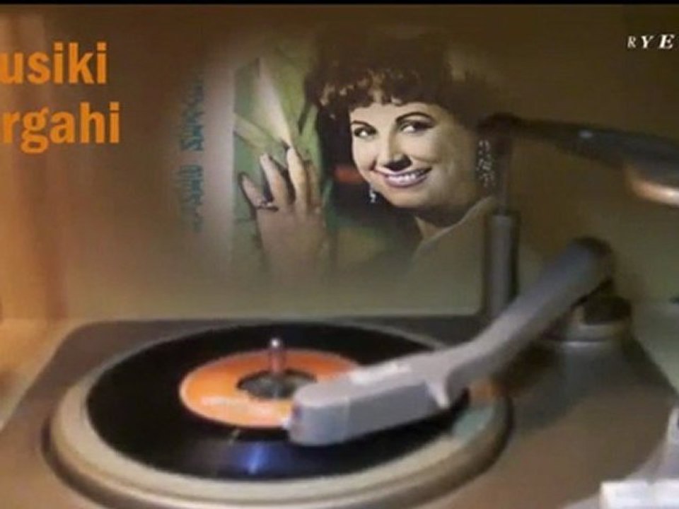 Müzeyyen Senar  ♪♪♪  İzmirin İçinde Vurdular Beni