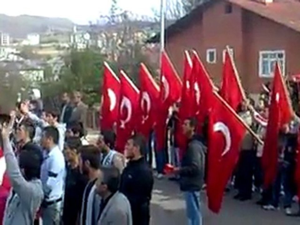 ALUCRA  ŞEHİTLERİNE YÜRÜDÜ 2