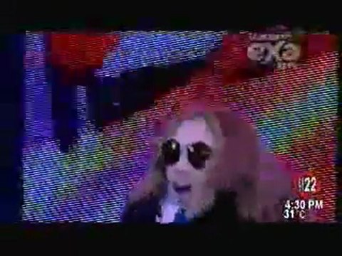 Paulina Rubio @ concierto EXA 3D (debuto de Me Gustas Tanto)!