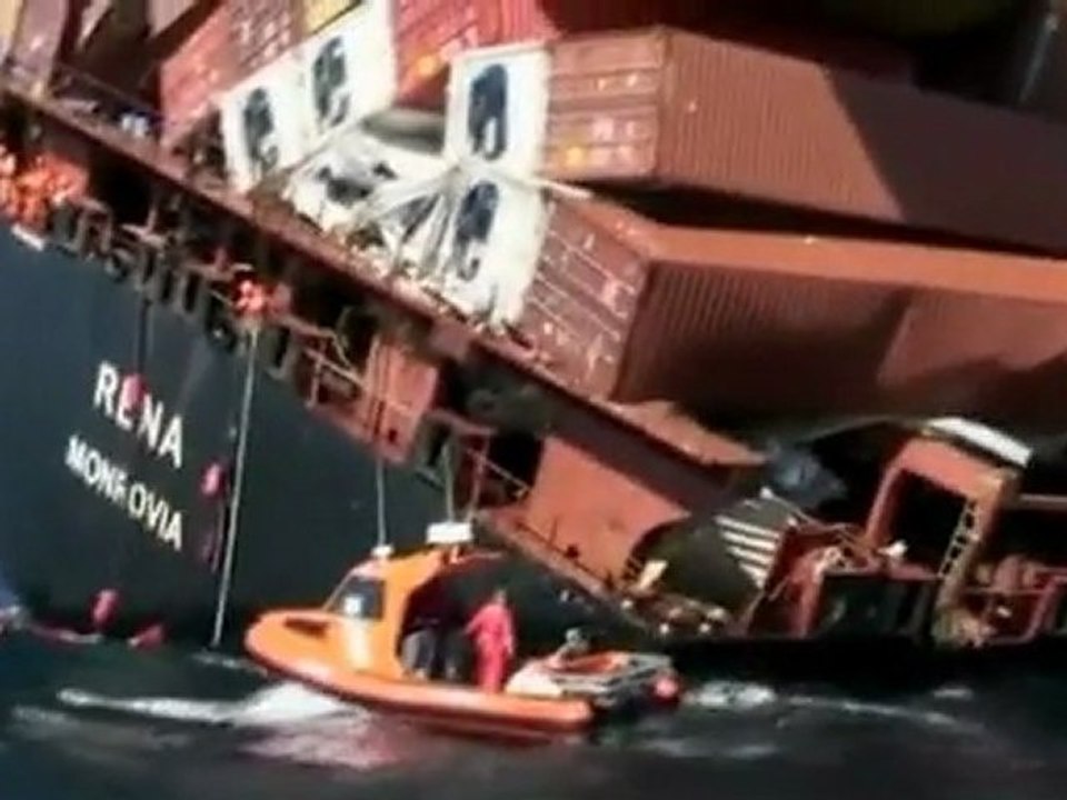Another oil leak for stranded Rena