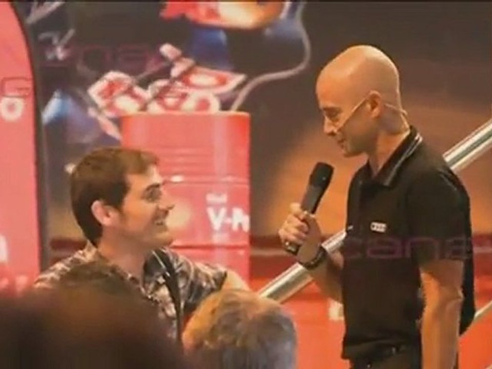 Iker Casillas: ¡No sin mi Iphone!